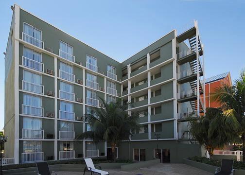 Holiday Inn Express & Suites Нассау Экстерьер фото