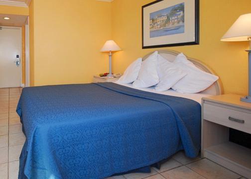 Holiday Inn Express & Suites Нассау Номер фото
